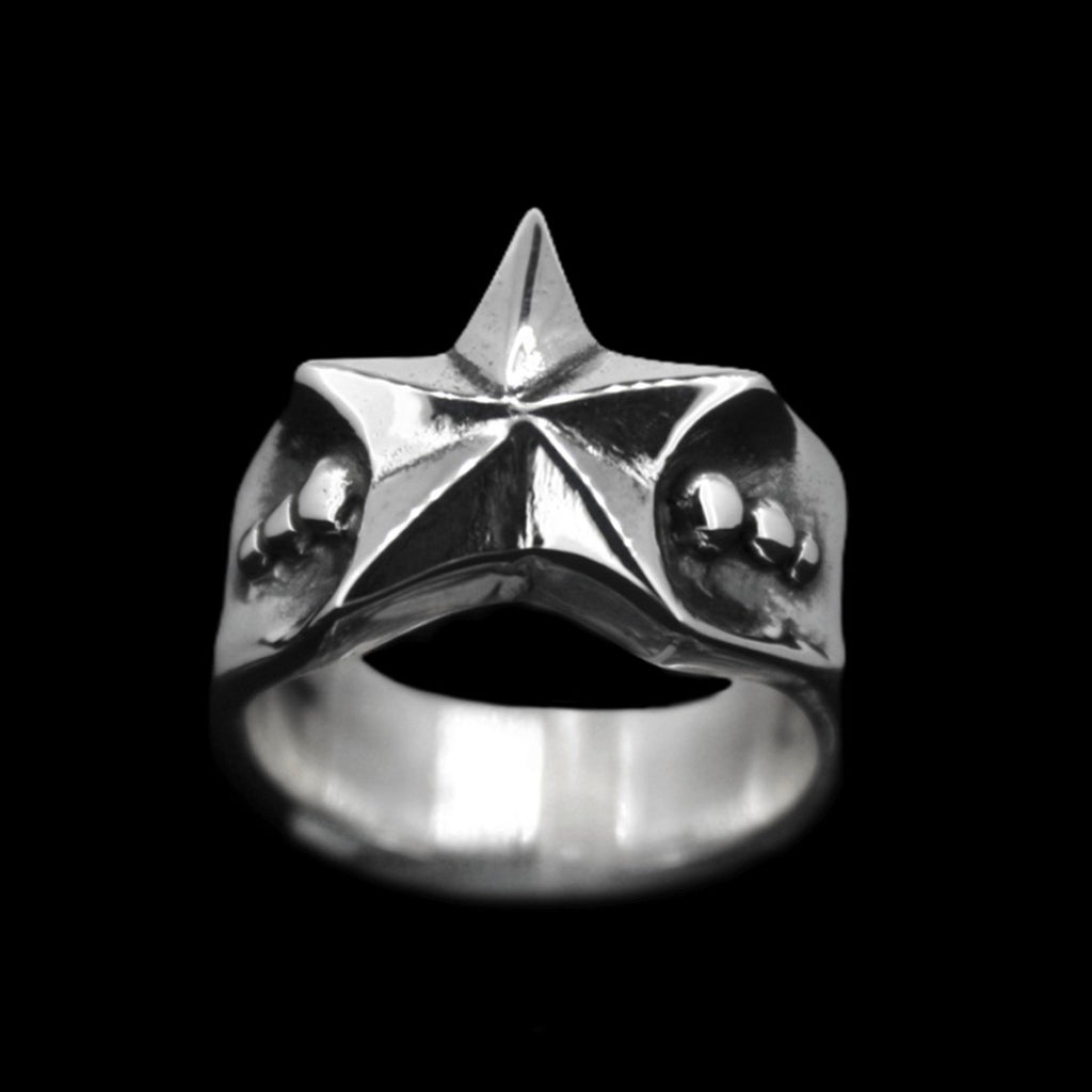 Star Ring. Curiouser Collective